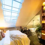 Billionaires Boutique & Premium Suites, Old Town *