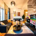 Billionaires Boutique & Premium Suites, Old Town Apartment