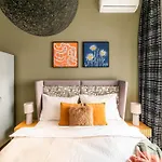 Billionaires Boutique & Premium Suites, Old Town Apartment *