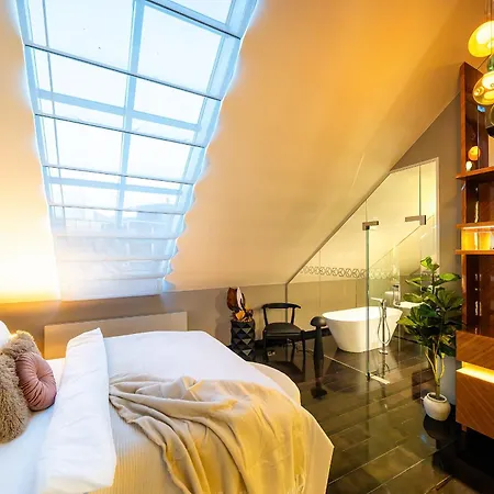 Billionaires Boutique & Premium Suites, Old Town *