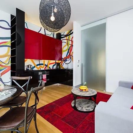 شقة Billionaires Boutique & Premium Suites, Old Town