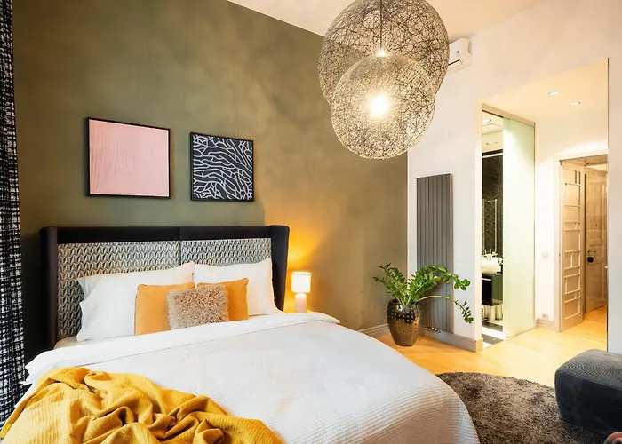 Billionaires Boutique & Premium Suites, Old Town *