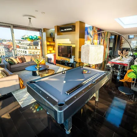 Billionaires Boutique & Premium Suites, Old Town Apartman