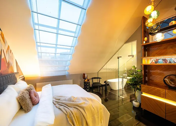 Billionaires Boutique & Premium Suites, Old Town *