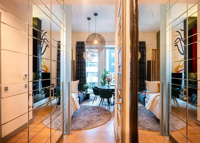 Billionaires Boutique & Premium Suites, Old Town
