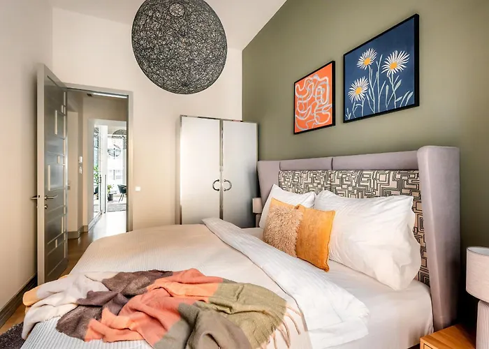 Billionaires Boutique & Premium Suites, Old Town Daire *